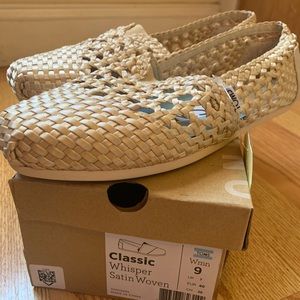 TOMS Classic Whisper Satin Woven